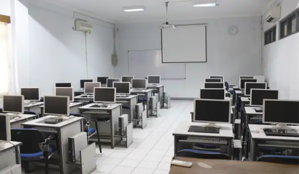 Lab Komputer Sekolah